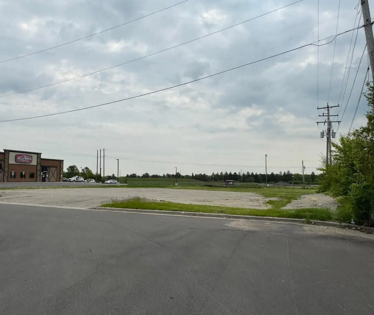 908 Terry Ln, Burlington, WI 53105 - Image #1