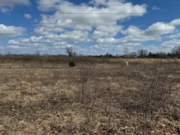 9338 N Burbank Ave, Milwaukee, WI 53224