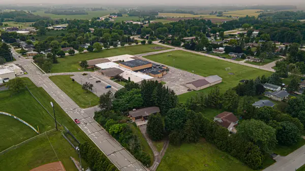 506 Kennedy Ave, Howards Grove, WI 53083