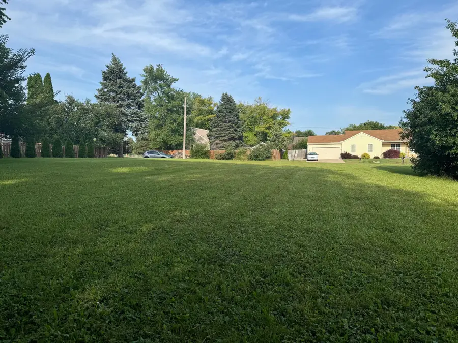 5861 N 121st St, Milwaukee, WI 53225 - Image #2