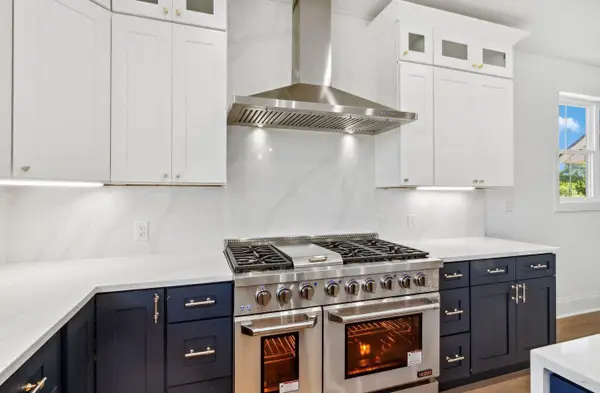 719 Eagleton Dr, Geneva, WI 53147