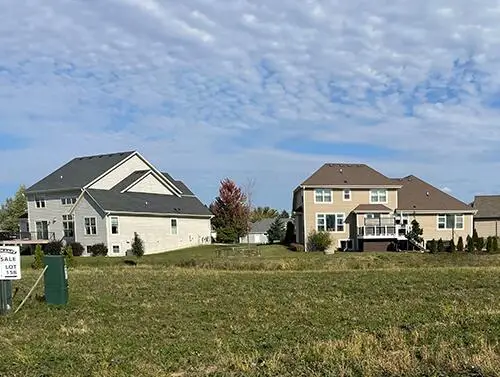 W220N4606 Timber Loop, Pewaukee, WI 53072