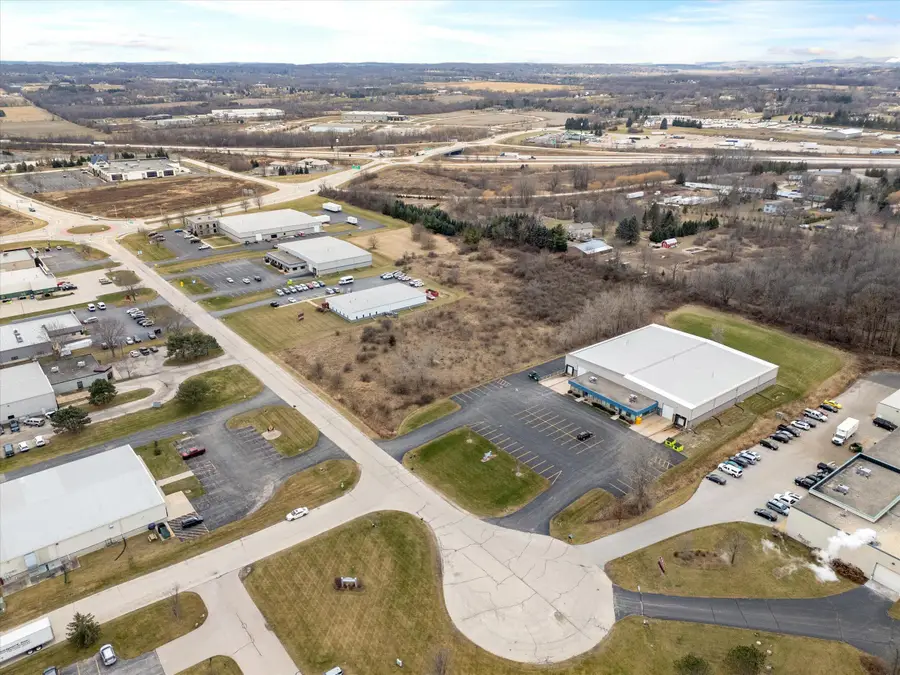 3050 Helsan Dr, Richfield, WI 53076 - Image #3