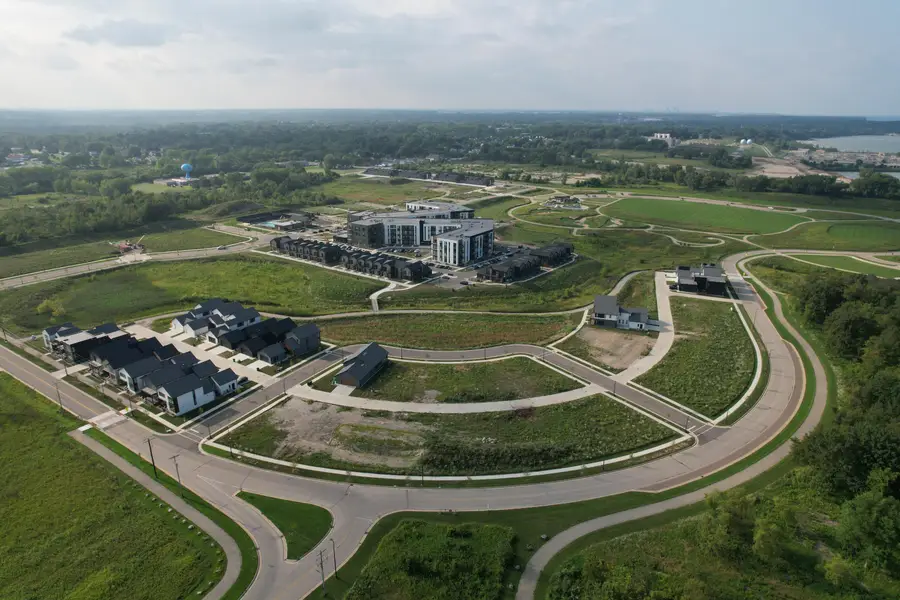 9471 E Lake Vista Pkwy, Oak Creek, WI 53154 - Image #2