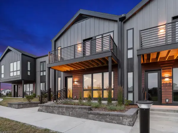 9378 S Alder Pl, Oak Creek, WI 53154