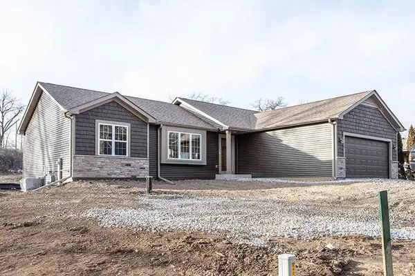 30701 Jeffrey Dr, Burlington, WI 53105