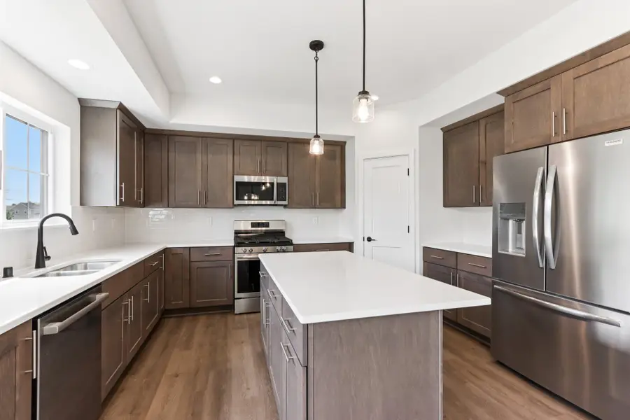 N174W20616 Laurel Springs Cir, Jackson, WI 53037 - Image #2