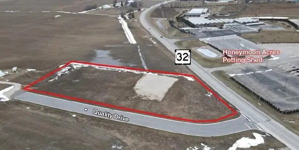 Lt1 Quality Dr, New Holstein, WI 53061