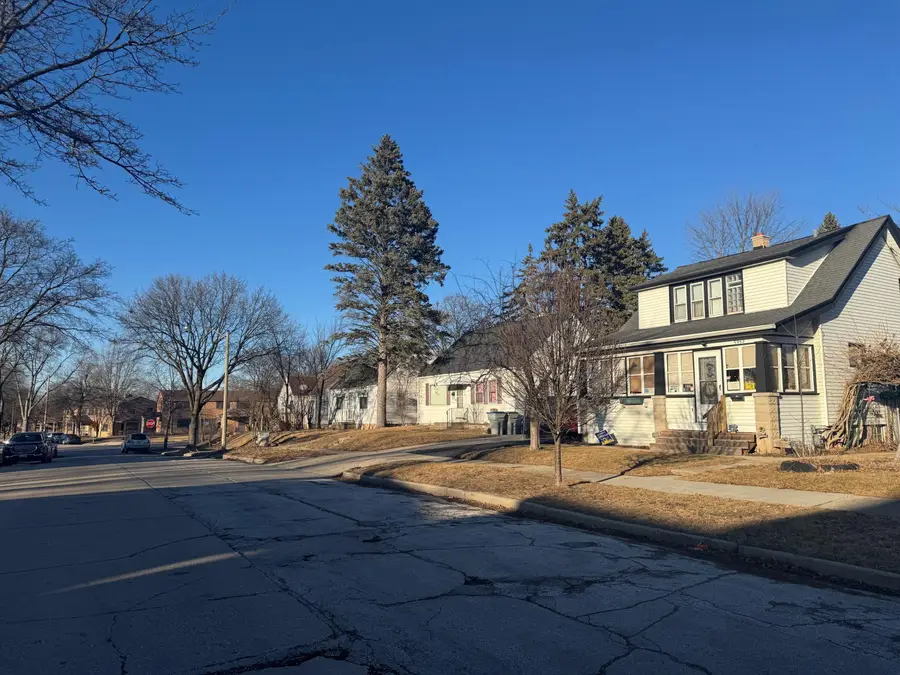 5953 N 41st St, Milwaukee, WI 53209 - Image #2