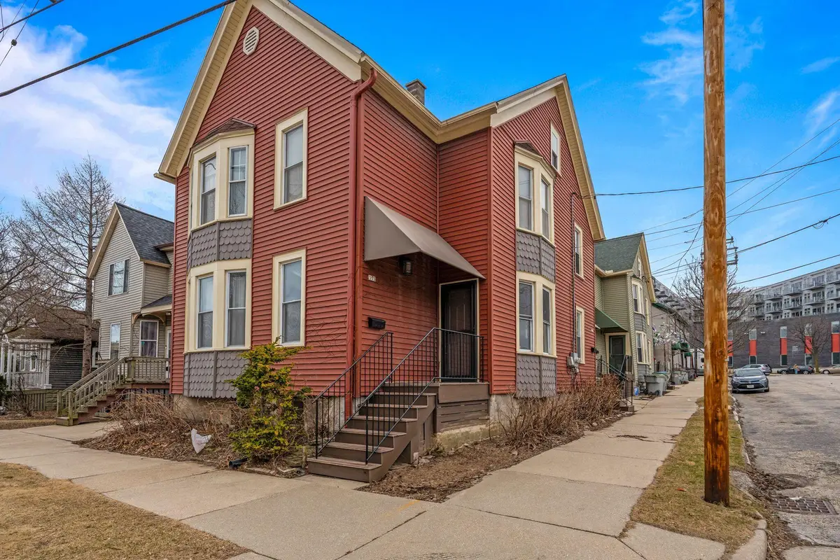 353 E Becher St, Milwaukee, WI 53207 - Image #1