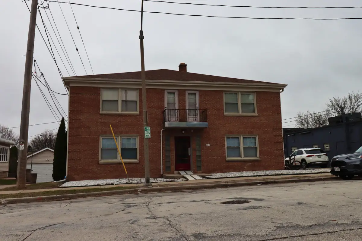 2312 N 71st St, Wauwatosa, WI 53213 - Image #1