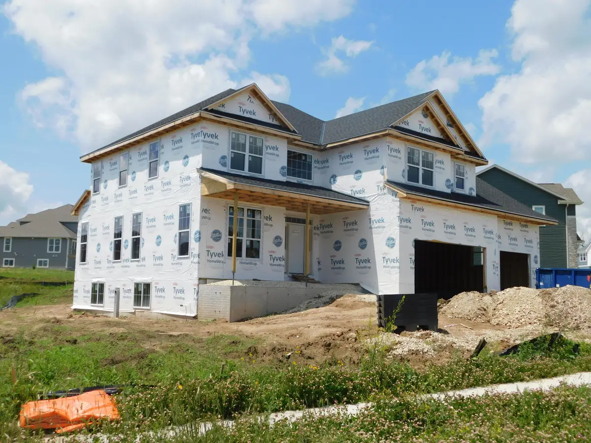 711 Kohlwey Dr, Grafton, WI 53024 - Image #1