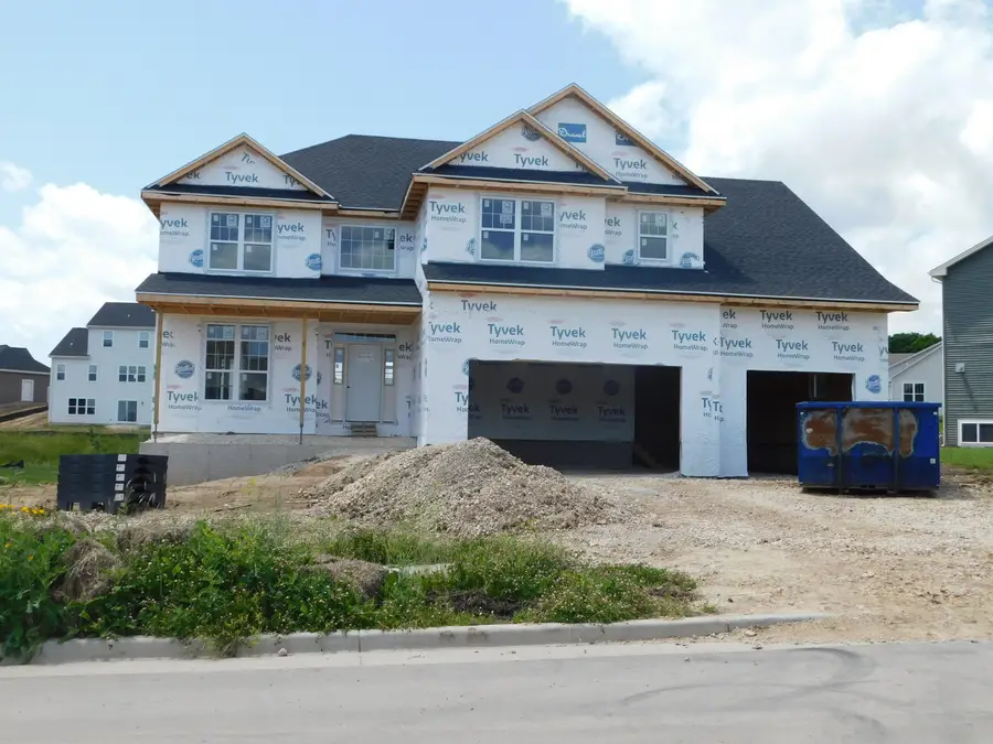 711 Kohlwey Dr, Grafton, WI 53024 - Image #2