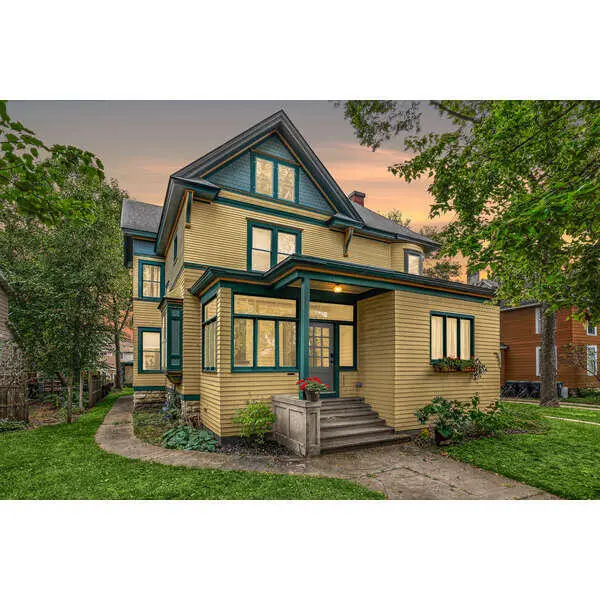 233 9th St S, La Crosse, WI 54601 - Image #1