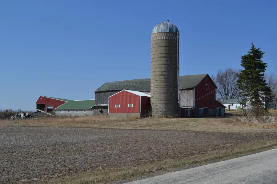 W11360 Raube Rd, Springvale, WI 53919 - Image #2