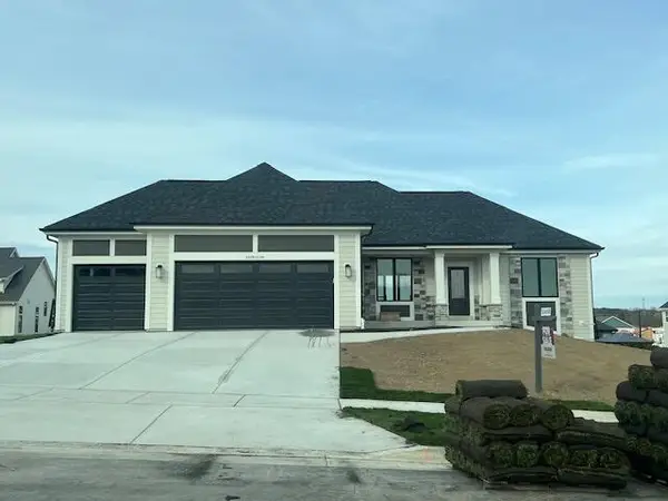 N56W20744 Carnoustie Way, Menomonee Falls, WI 53052