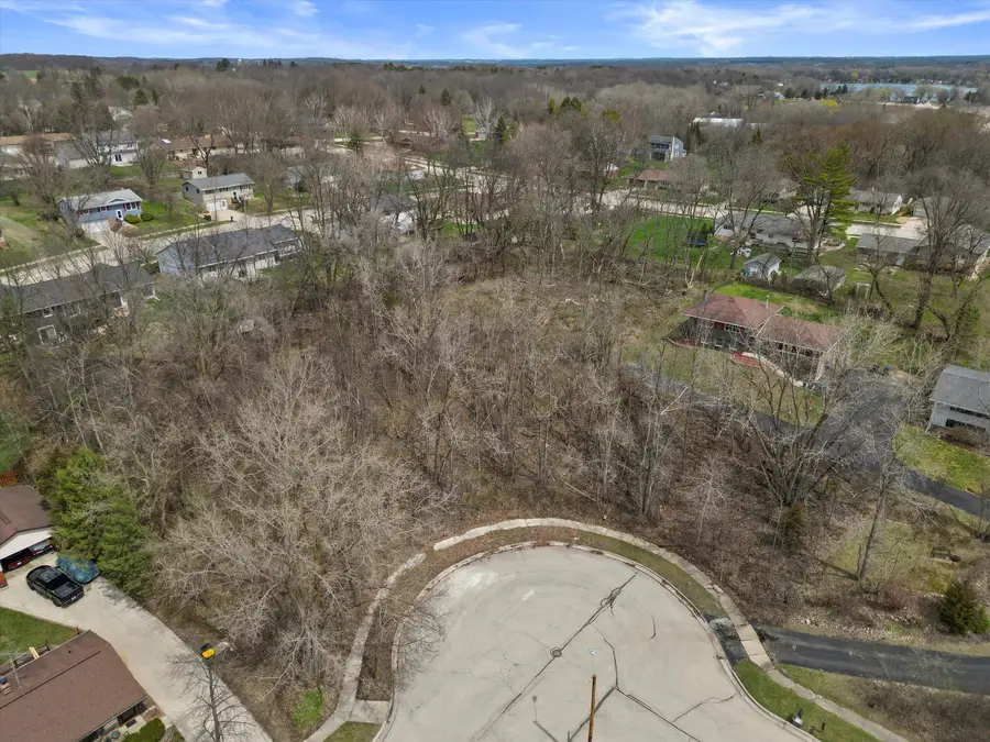 2149 Briar Dr, West Bend, WI 53090 - Image #3