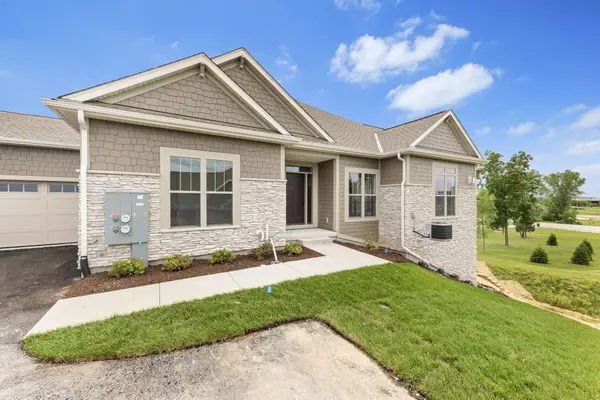 N28W25285 Madeline Blvd, Pewaukee, WI 53072