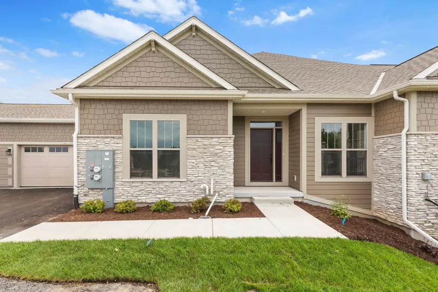 N28W25285 Madeline Blvd, Pewaukee, WI 53072 - Image #3