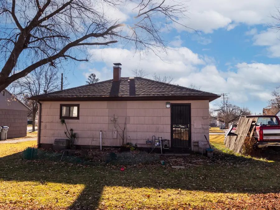 6012 W Carmen Ave, Milwaukee, WI 53218 - Image #2