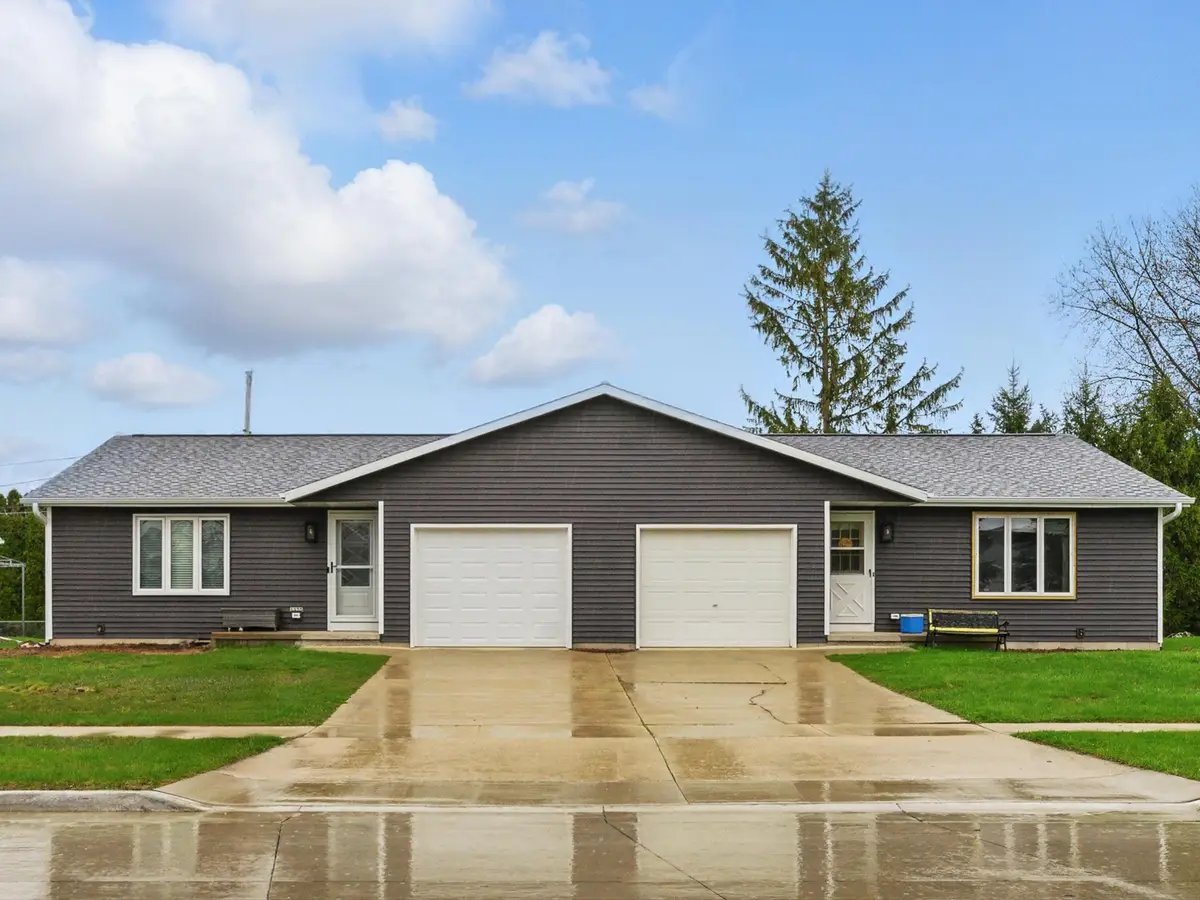 1933 Kellner St, Manitowoc, WI 54220 - Image #1