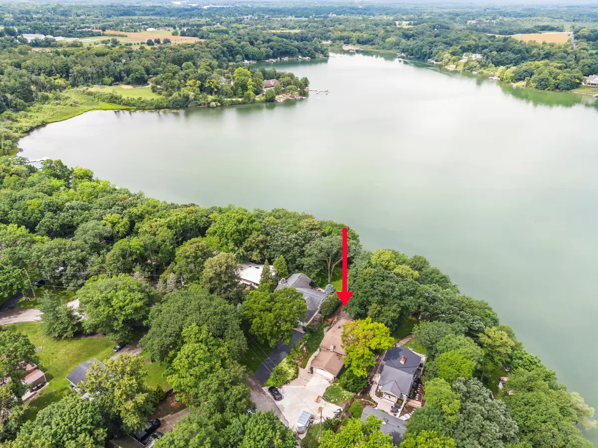 W299S10735 Pickering Dr, Mukwonago, WI 53149 - Image #1