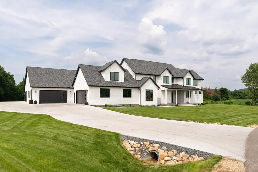 N7343 Hidden Prairie Dr, Holland, WI 54636 - Image #2