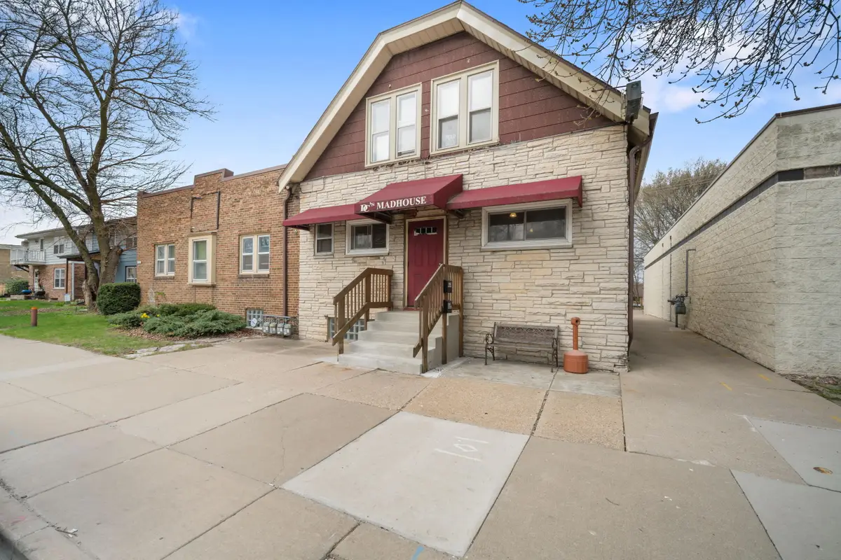 3423 S Clement Ave, Milwaukee, WI 53207 - Image #1