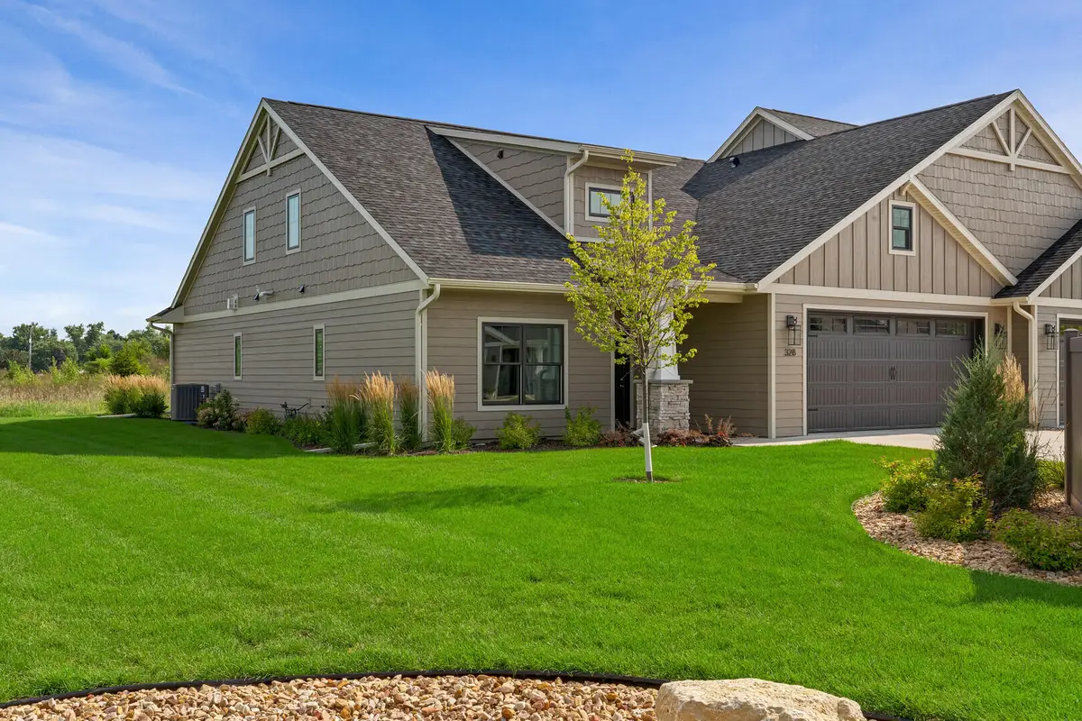 328 River Pt, La Crosse, WI 54601 - Image #1