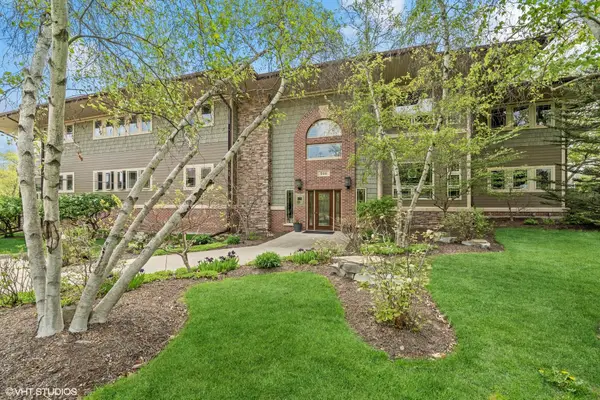 415 S Wells St, Lake Geneva, WI 53147