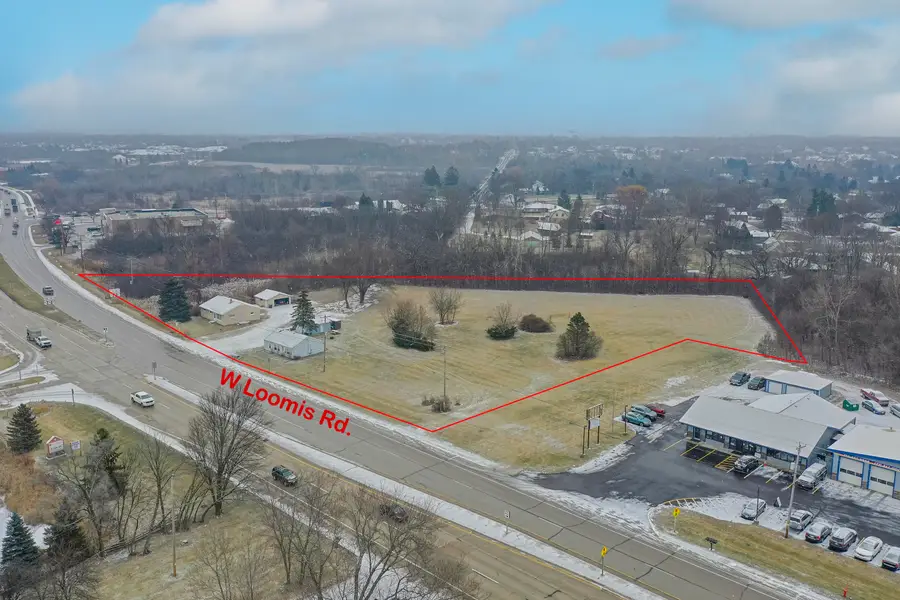10049 W Loomis Rd, Franklin, WI 53132 - Image #2