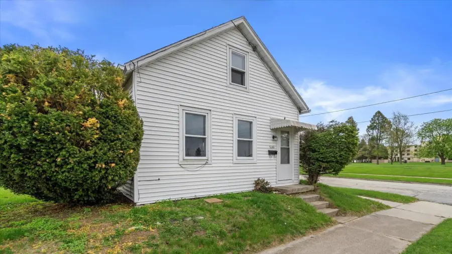 1143 S 23rd St, Manitowoc, WI 54220 - Image #3
