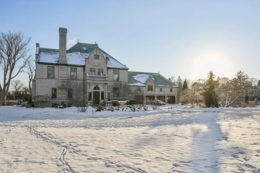 3432 N Lake Dr, Milwaukee, WI 53211 - Image #3