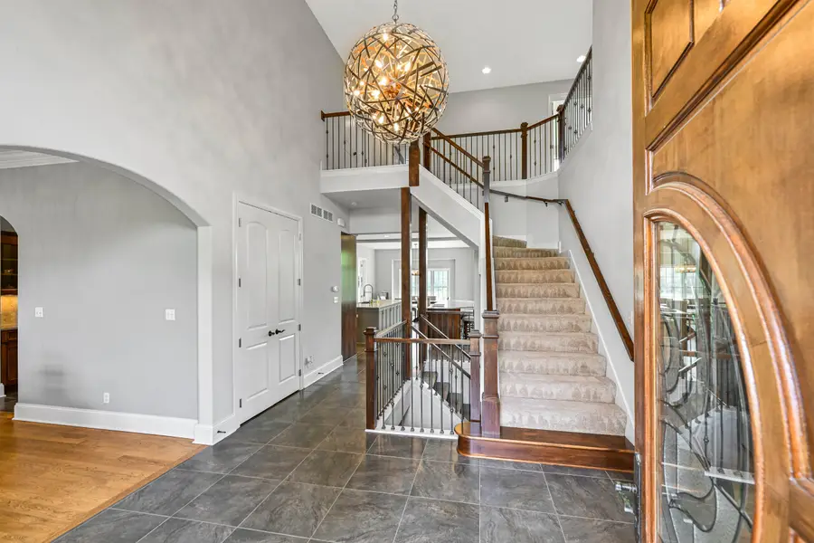 W292S5474 Fox Run Ct, Genesee, WI 53189 - #2