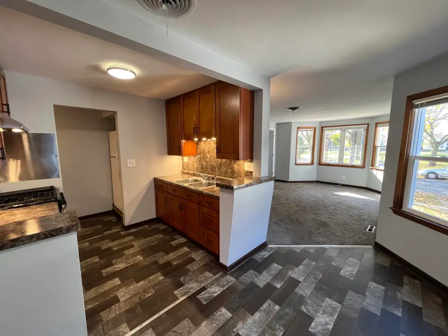 909 College Ave, Racine, WI 53403 - #3