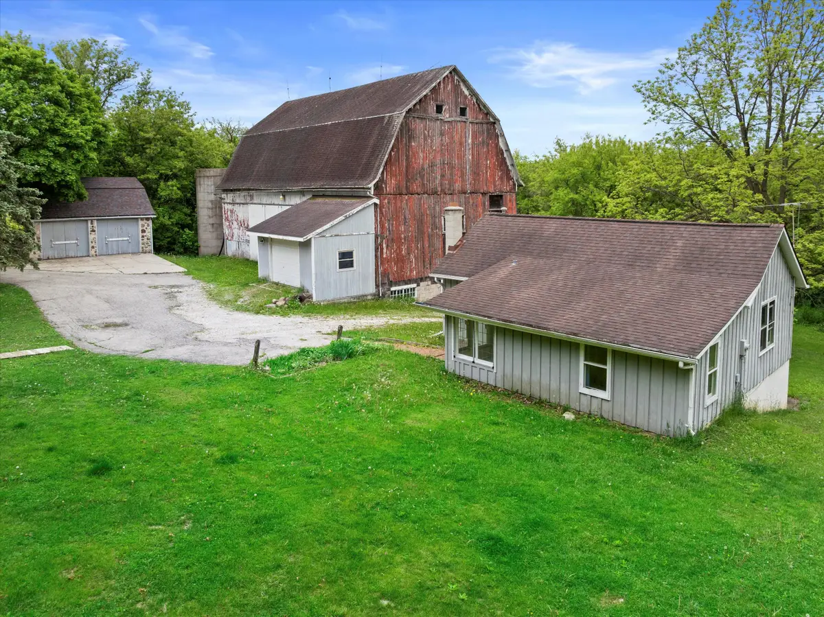 794 Emerald Dr, Erin, WI 53027 - Image #1