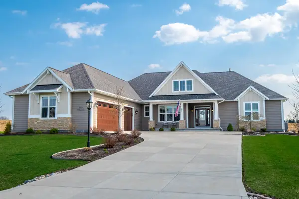 N56W27213 Crispin Ct, Lisbon, WI 53089