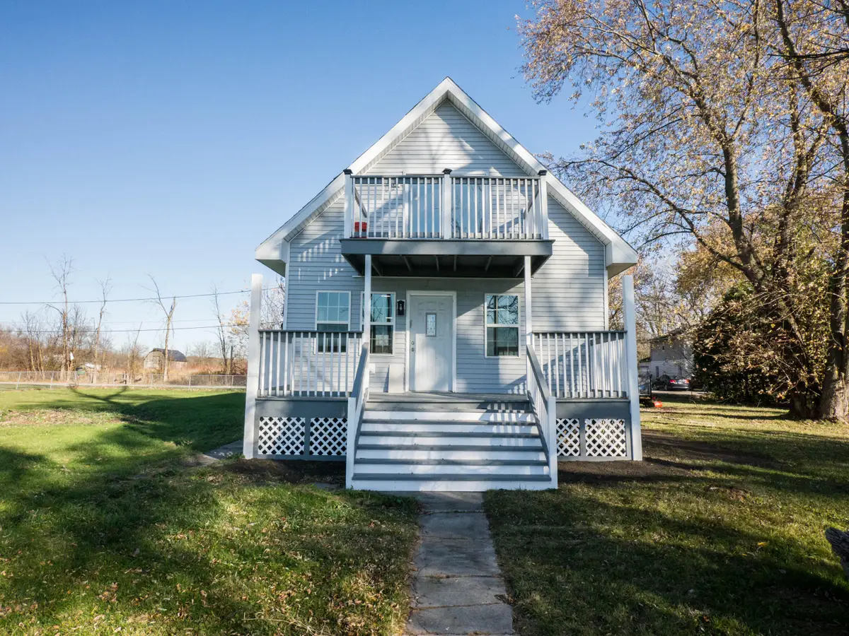 8428 Fox River Rd, Waterford, WI 53185 - Image #1