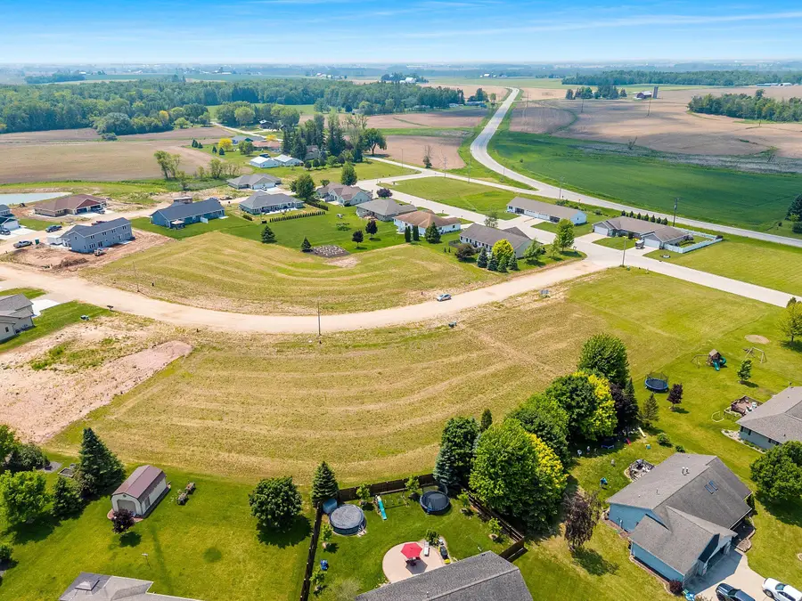 528 Rustic Ridge Dr, Brillion, WI 54110 - Image #3