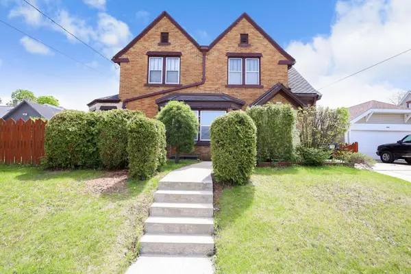 1107 Columbus St, Manitowoc, WI 54220