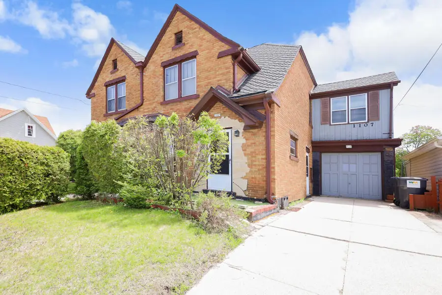 1107 Columbus St, Manitowoc, WI 54220 - Image #2