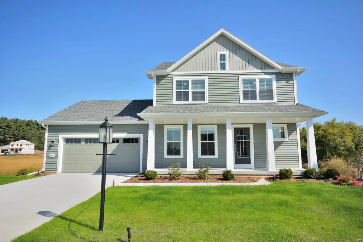 644 Standing Stone Dr, Waukesha, WI 53189 - Image #1