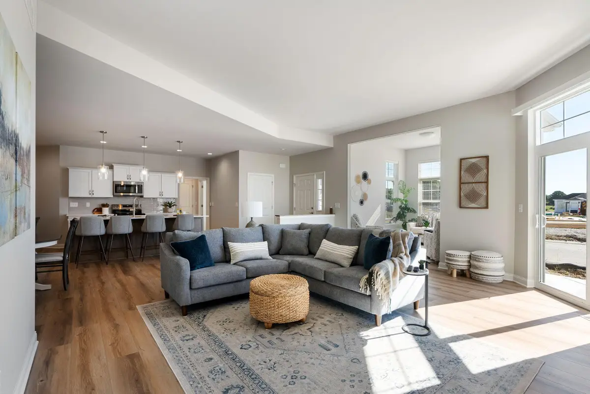 868 S Verona Cir, Grafton, WI 53024 - Image #1