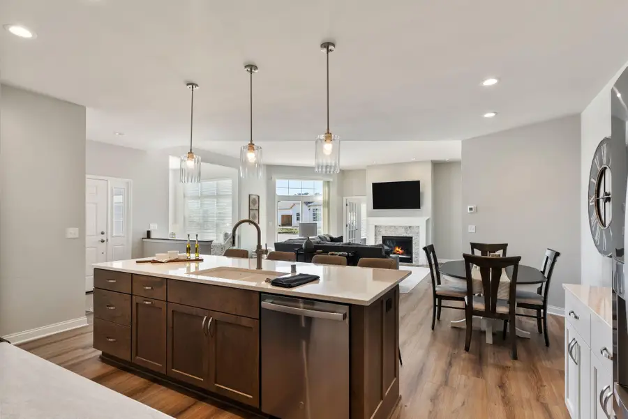 940 Mary Grace Ct, Grafton, WI 53024 - Image #3