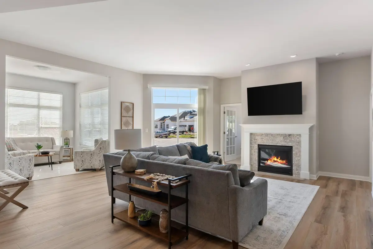 913 Mary Grace Ct, Grafton, WI 53024 - Image #1