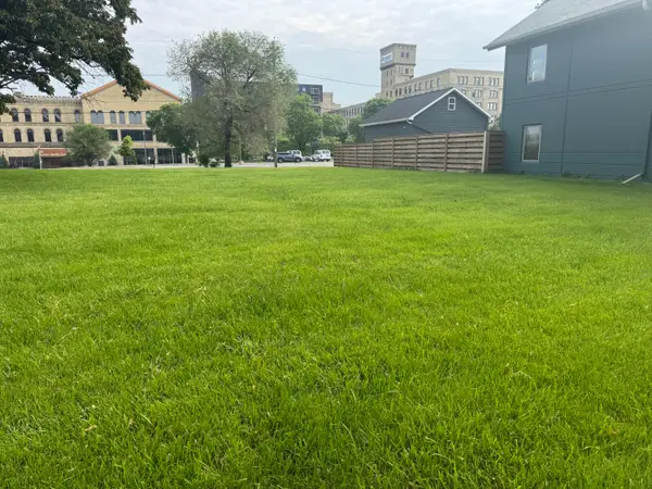 732 W Bruce St, Milwaukee, WI 53204