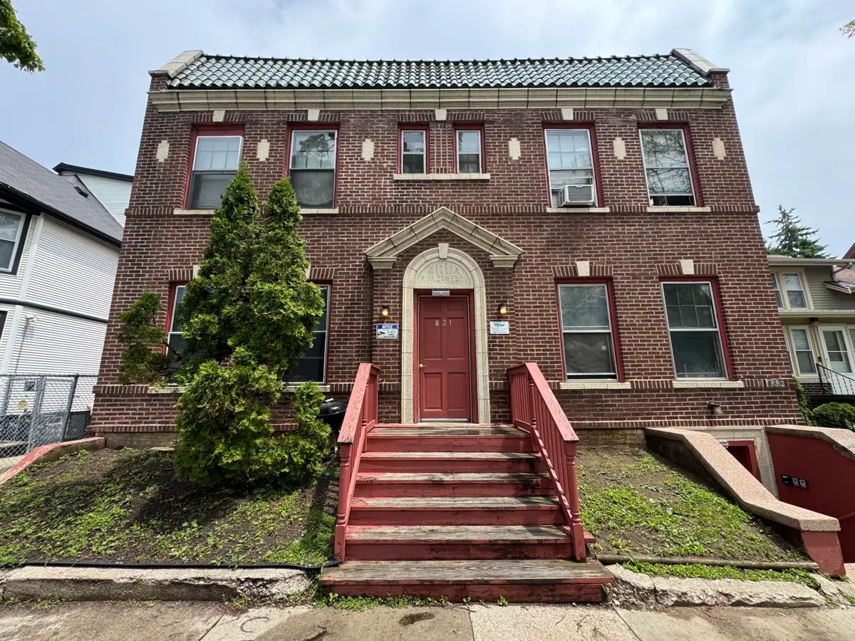 831 College Ave, Racine, WI 53403 - Image #1