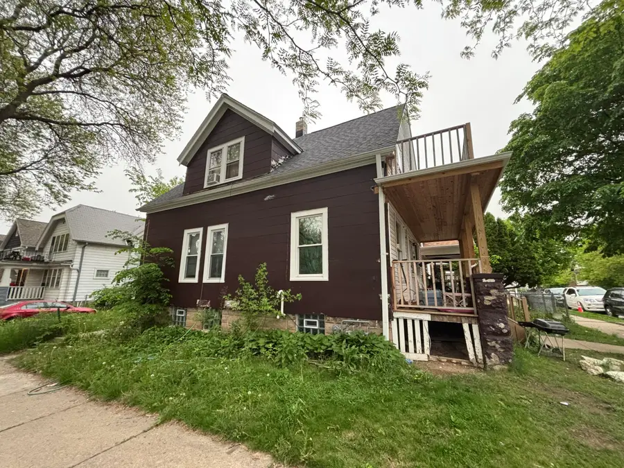 2432 W Concordia Ave, Milwaukee, WI 53206 - Image #2