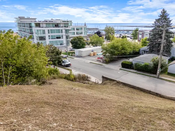 Lt1 Johnson St, Port Washington, WI 53074