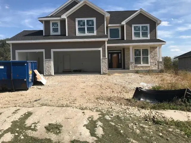 511 Woodside Ct, West Bend, WI 53095 - Image #1